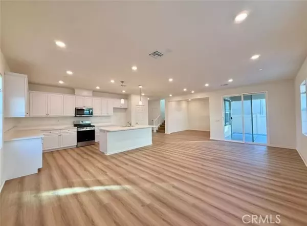 Chino, CA 91708,8822 Searcher ST