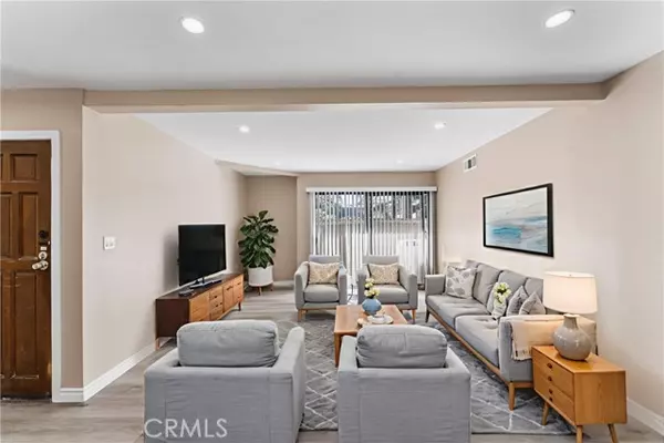 Van Nuys, CA 91406,15511 Sherman Way 1