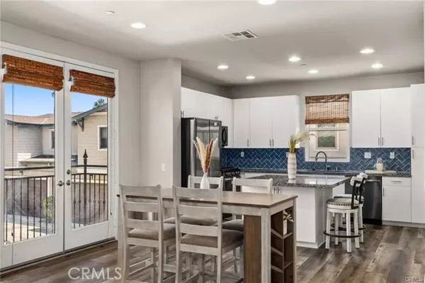 Anaheim, CA 92805,817 S Anaheim BLD 106