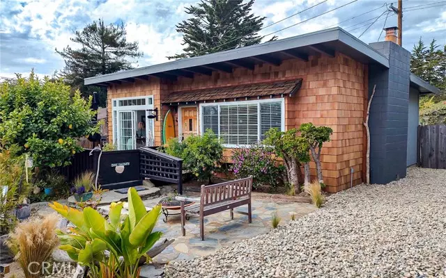 631 Warwick, Cambria, CA 93428