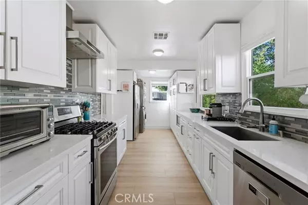 Tarzana, CA 91356,5244 Vanalden