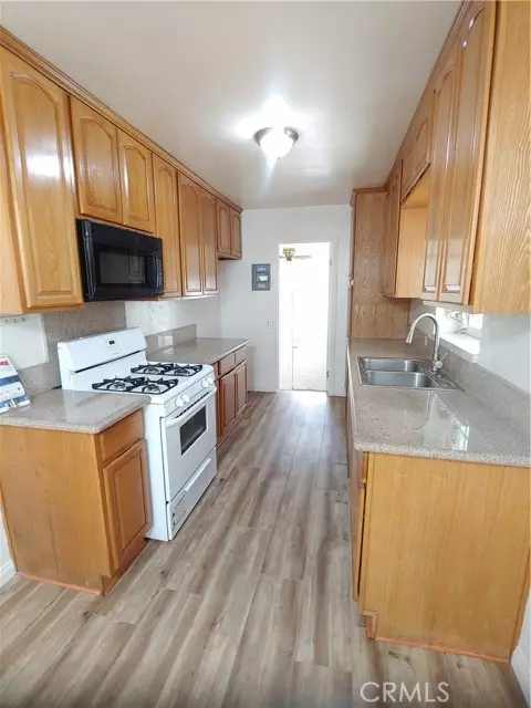 Ontario, CA 91764,712 E Yale