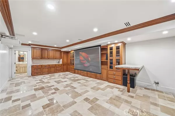 Laguna Beach, CA 92651,21 Bay