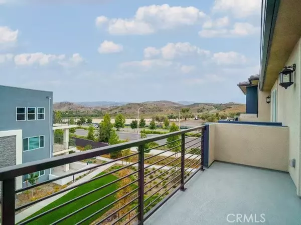 Irvine, CA 92618,352 Tank