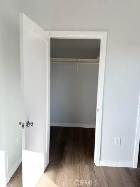 Tarzana, CA 91356,19421 Ventura BLD 4