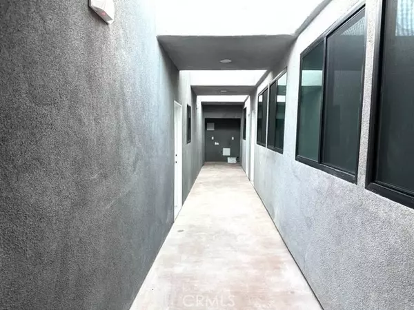 Tarzana, CA 91356,19421 Ventura BLD 4