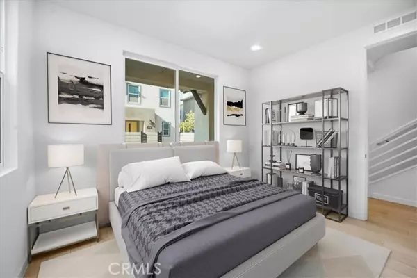 Valencia, CA 91381,27315 Bear Creek LN