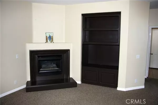 Corona, CA 92883,9147 Plume Grass