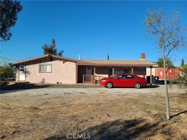 11685 Holmes, Jurupa Valley, CA 91752