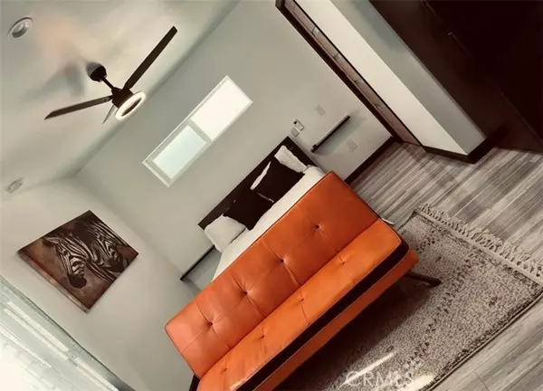 Van Nuys, CA 91405,7325 Matilija AVE