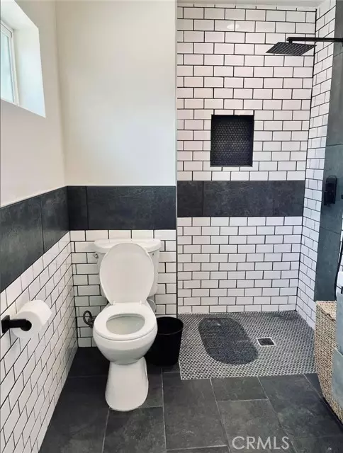 Van Nuys, CA 91405,7325 Matilija AVE