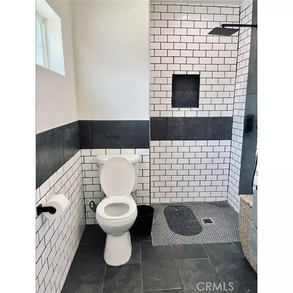 Van Nuys, CA 91405,7325 Matilija AVE