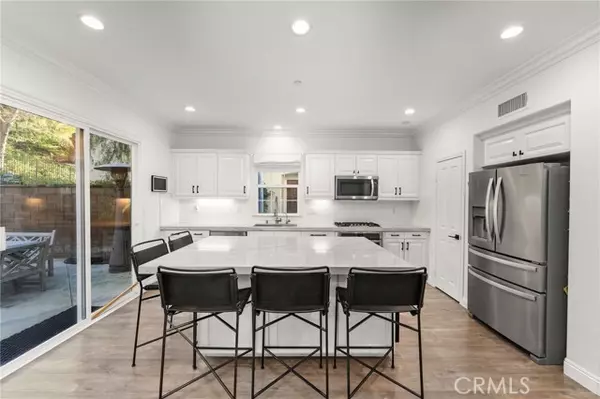 Irvine, CA 92603,10 BOWER TREE