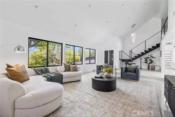 Tarzana, CA 91356,20101 Greenbriar DR