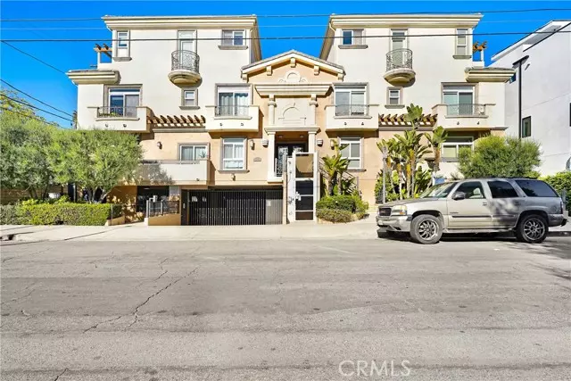 11323 Huston 11, North Hollywood, CA 91601