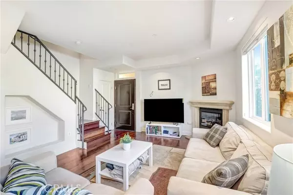 North Hollywood, CA 91601,11323 Huston 11