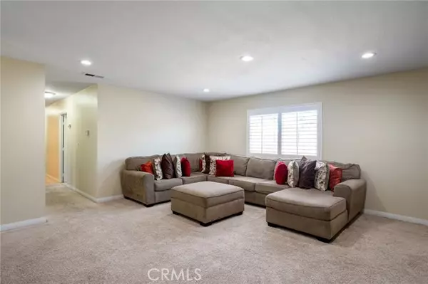 Los Angeles, CA 90059,857 E 109th