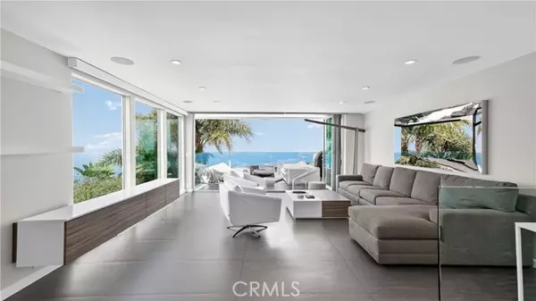 Laguna Beach, CA 92651,855 Santa Ana ST