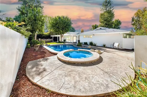 Woodland Hills, CA 91367,6136 Kentland