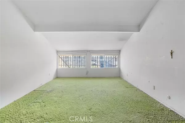 Salinas, CA 93905,933 Acosta 35