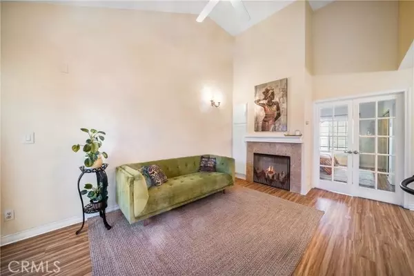 West Hills, CA 91307,22421 Sherman WAY 10