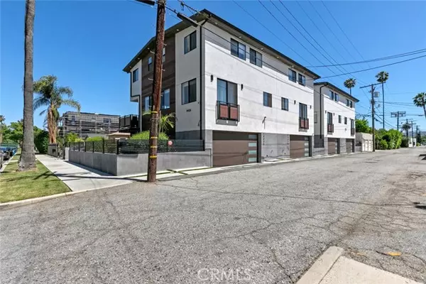 Sherman Oaks, CA 91401,14436 1/2 Tiara ST