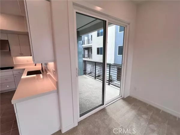 Irvine, CA 92618,215 Sash