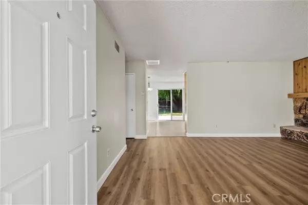 Canyon Country, CA 91387,30008 Abelia