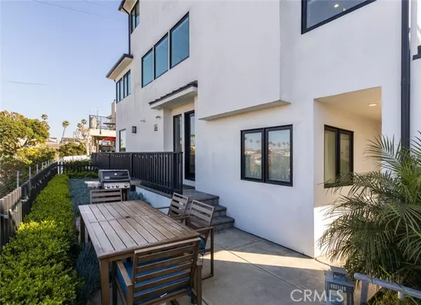 Corona Del Mar, CA 92625,314 Dahlia