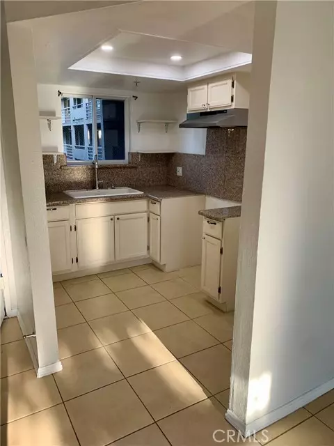 Long Beach, CA 90802,707 W 4th 7