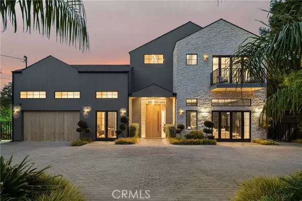 20511 Wells DR, Woodland Hills, CA 91364