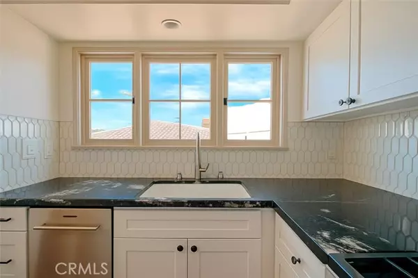 Laguna Beach, CA 92651,1156 Glenneyre