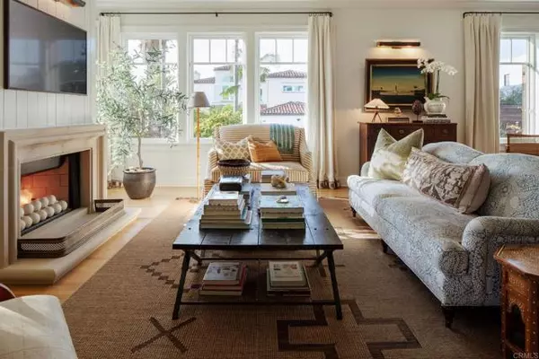 La Jolla, CA 92037,5735 Dolphin PL