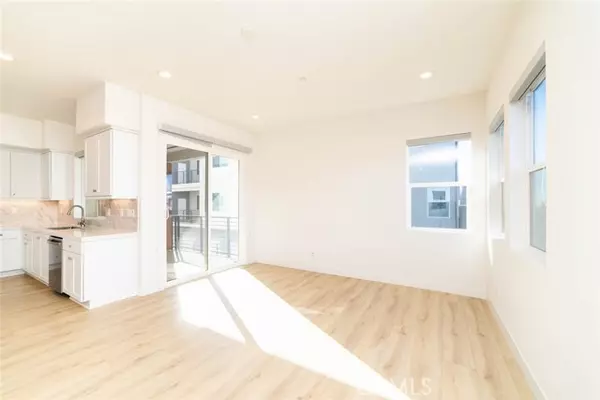 Irvine, CA 92618,155 Baluster