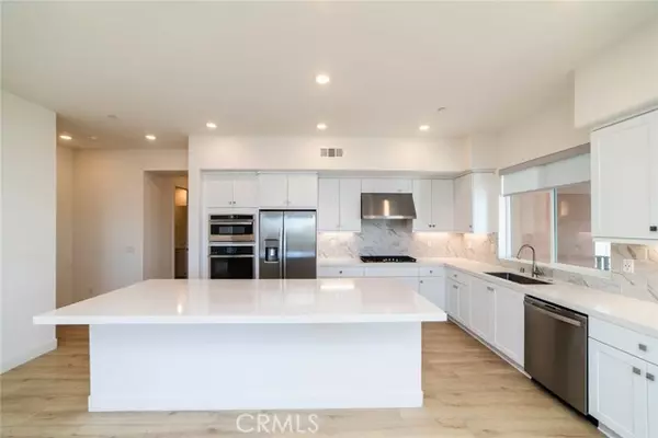 Irvine, CA 92618,155 Baluster