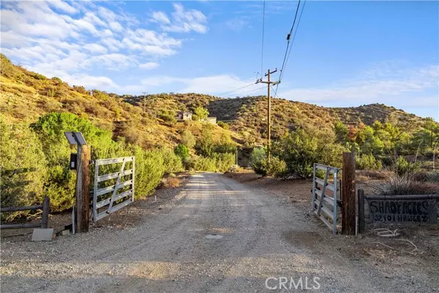 32901 Hawley, Acton, CA 93510