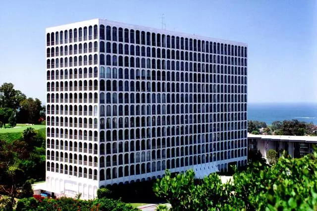 La Jolla, CA 92037,1001 Genter St 6j