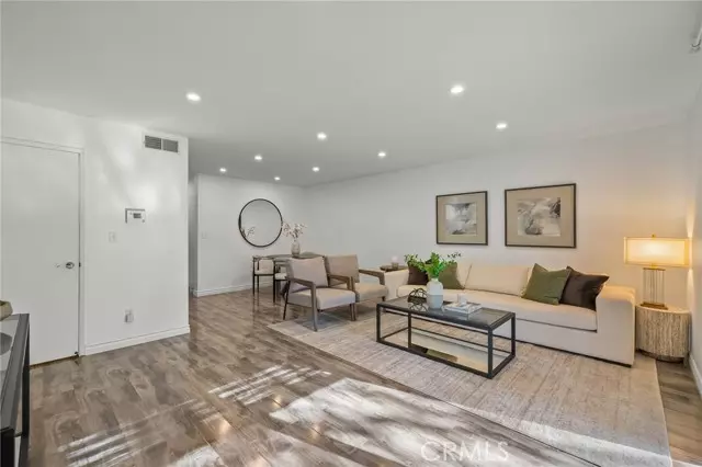 5017 Cartwright 3, North Hollywood, CA 91601