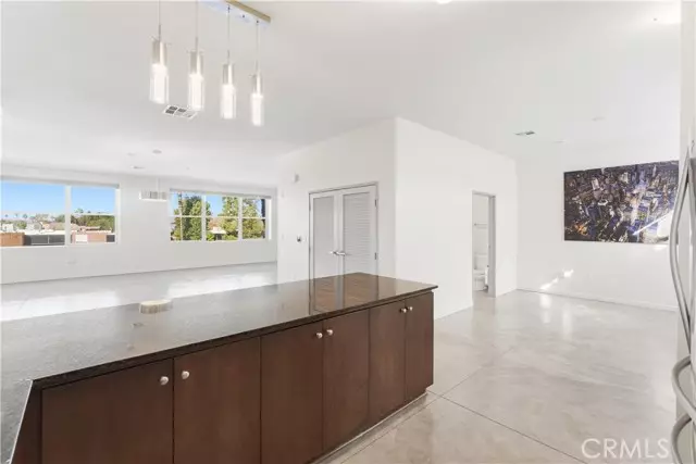 Anaheim, CA 92805,435 W Center Street Promenade