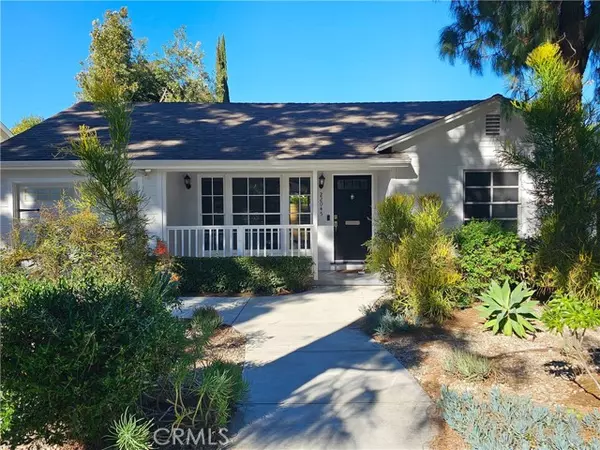 22045 De La Osa, Woodland Hills, CA 91364