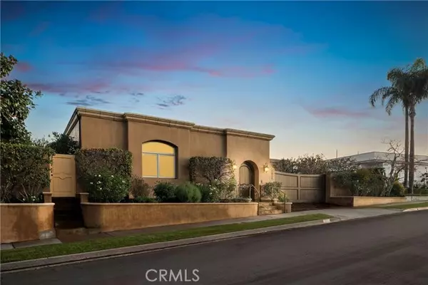 Newport Beach, CA 92660,1038 Santiago DR