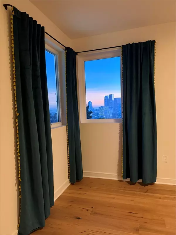 Los Angeles, CA 90012,1025 White Knoll