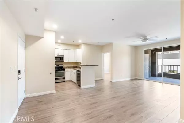 Anaheim, CA 92805,1801 E Katella 2053