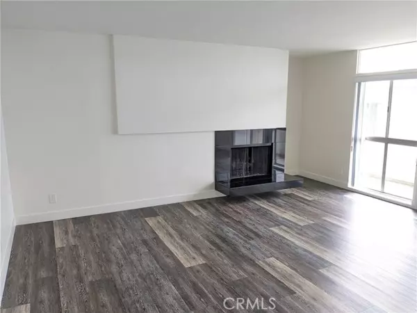 11942 Darlington AVE 6, Los Angeles, CA 90049