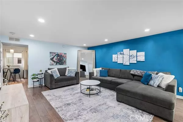 Reseda, CA 91335,19540 Sherman WAY 602