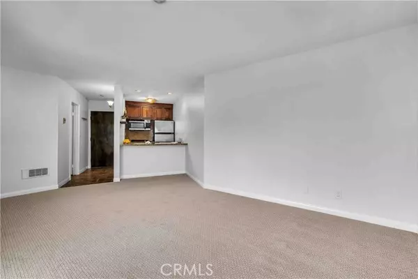 Redondo Beach, CA 90277,640 The Village 201