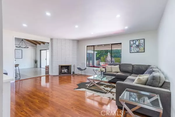 Van Nuys, CA 91406,6563 Bianca