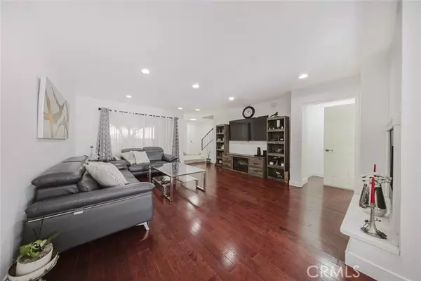 Burbank, CA 91504,9775 Via Roma