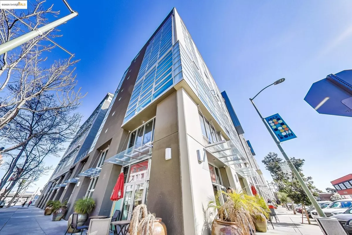 Oakland, CA 94607,311 Oak St 725