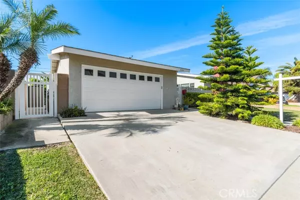 Huntington Beach, CA 92647,15201 Nottingham